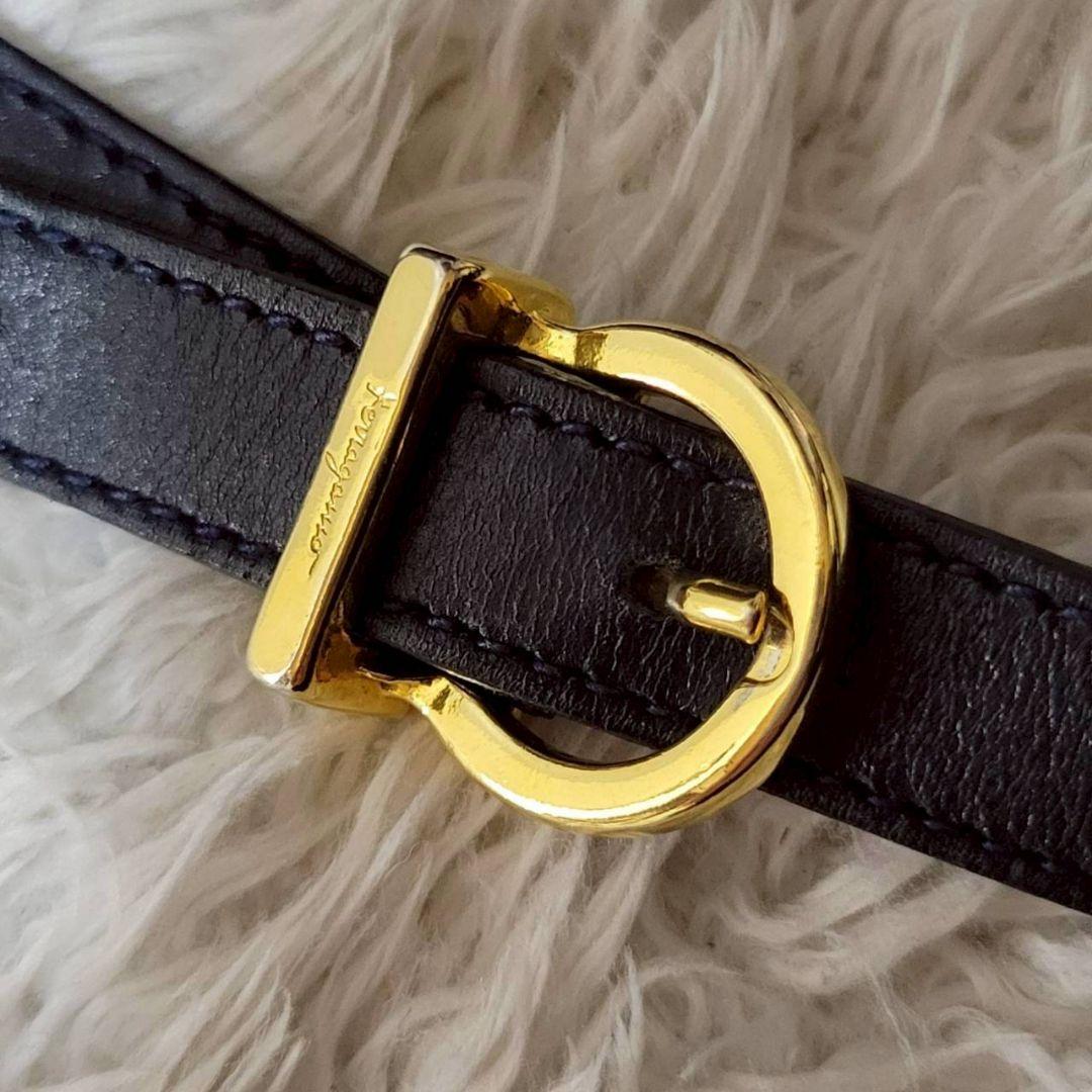 美品✨　サルヴァトーレフェラガモ　ショルダーバッグ　ヴァラリボン　ガンチーニ　紺