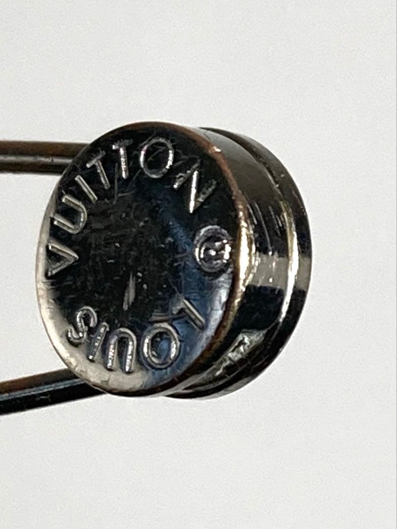 ルイヴィトン ピンブローチ ピンバッチ 安全ピン シルバー系