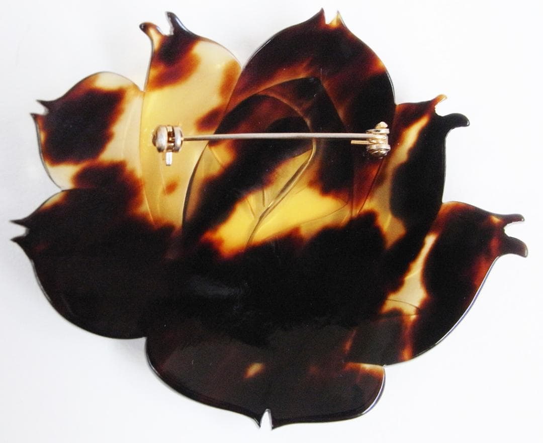 ☆鼈甲（べっ甲）無垢・大きな薔薇（バラ）のブローチ☆新品☆鼈甲保証☆