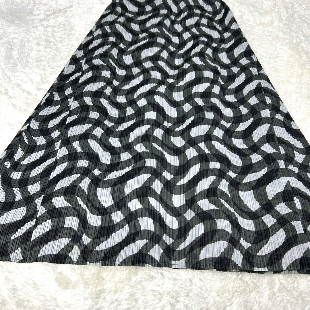 PLEATS PLEASE プリーツプリーズ イッセイミヤケ　総柄 スカート