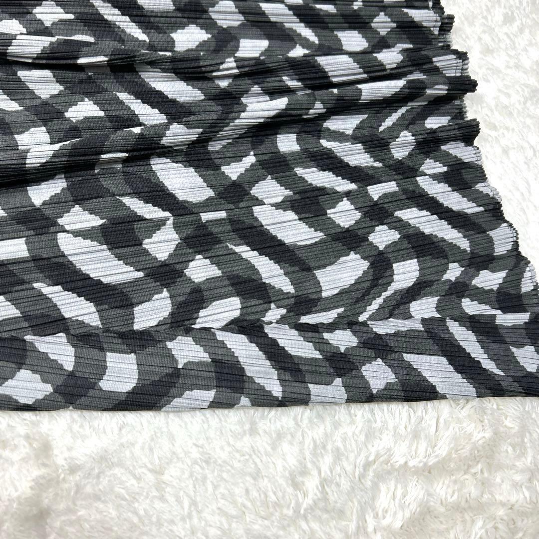 PLEATS PLEASE プリーツプリーズ イッセイミヤケ　総柄 スカート