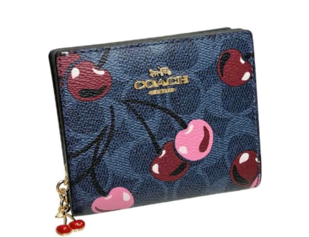 COACH チェリー柄 二つ折り財布 CZ347 - メルカリ