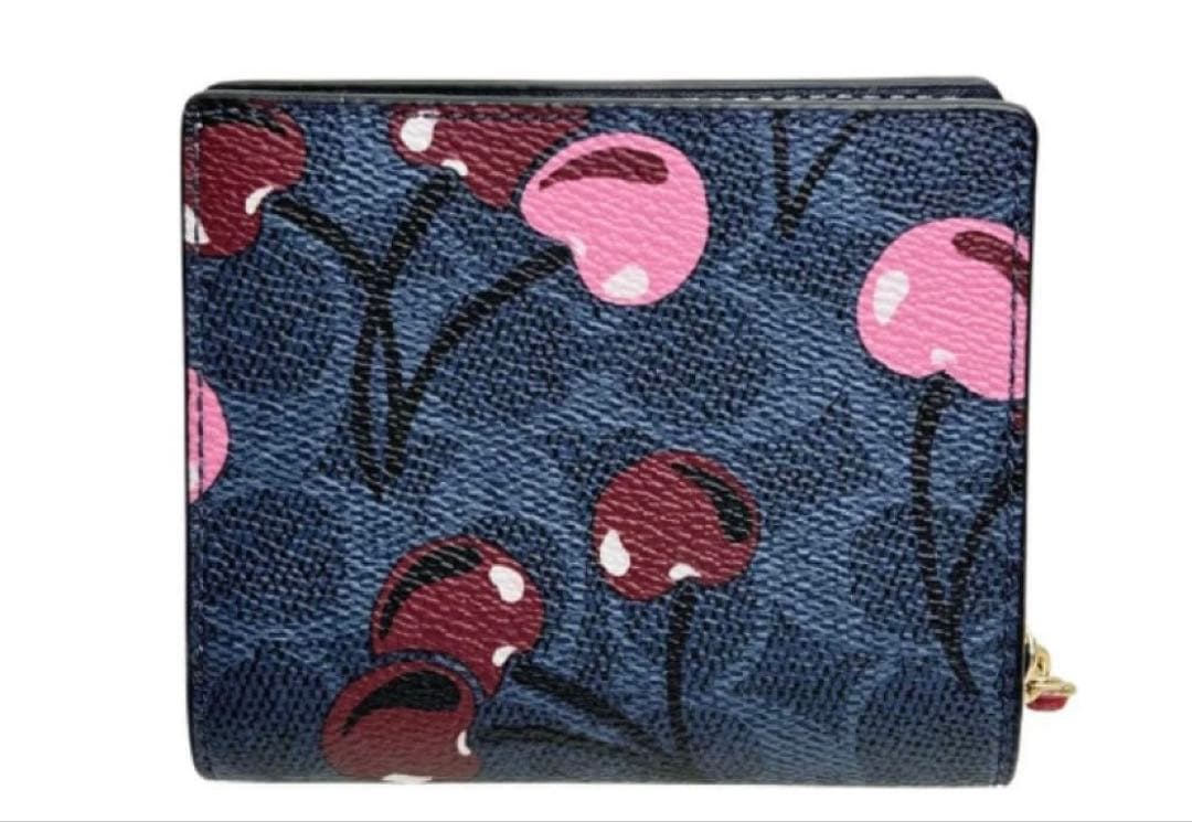 COACH チェリー柄 二つ折り財布 CZ347 - メルカリ