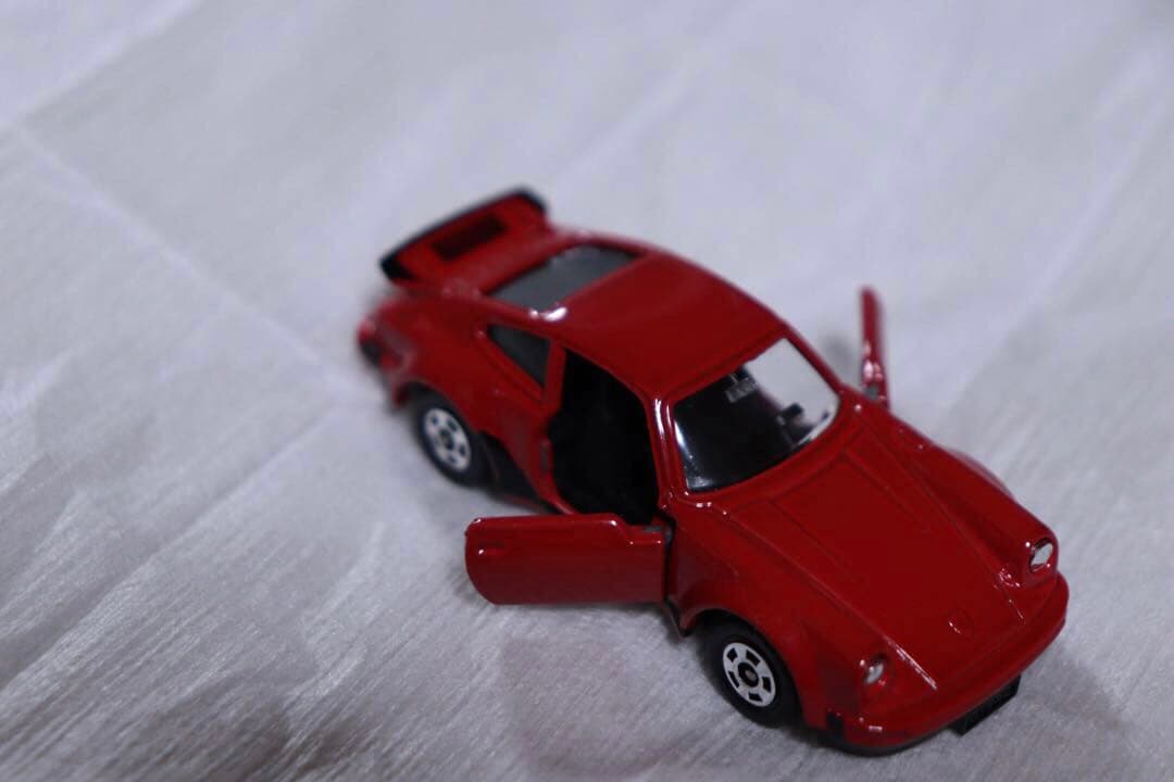 日本製　トミカ　外国車シリーズ　ポルシェ　930 ターボ　F1 西ドイツ車
