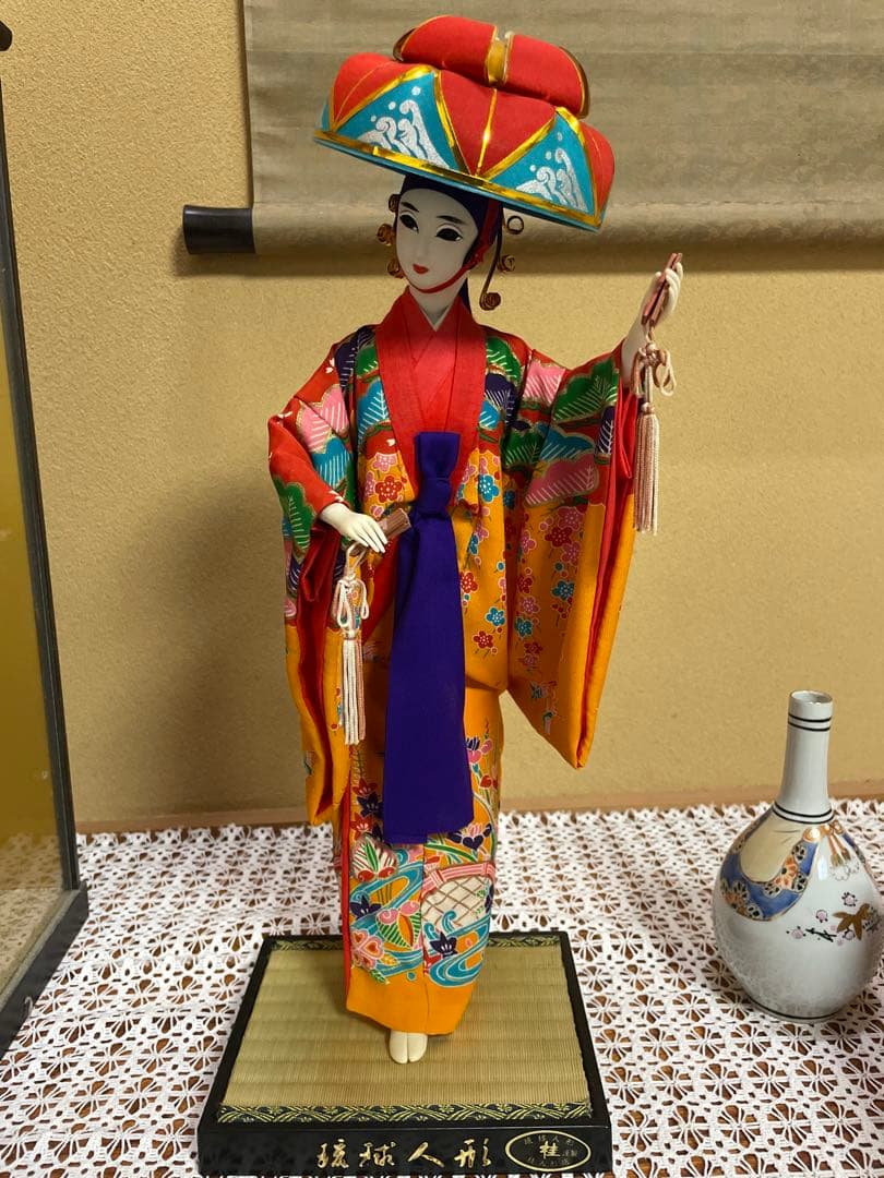 琉球舞踊 人形 ガラスケース付き 日本人形 伝統衣装 - メルカリ