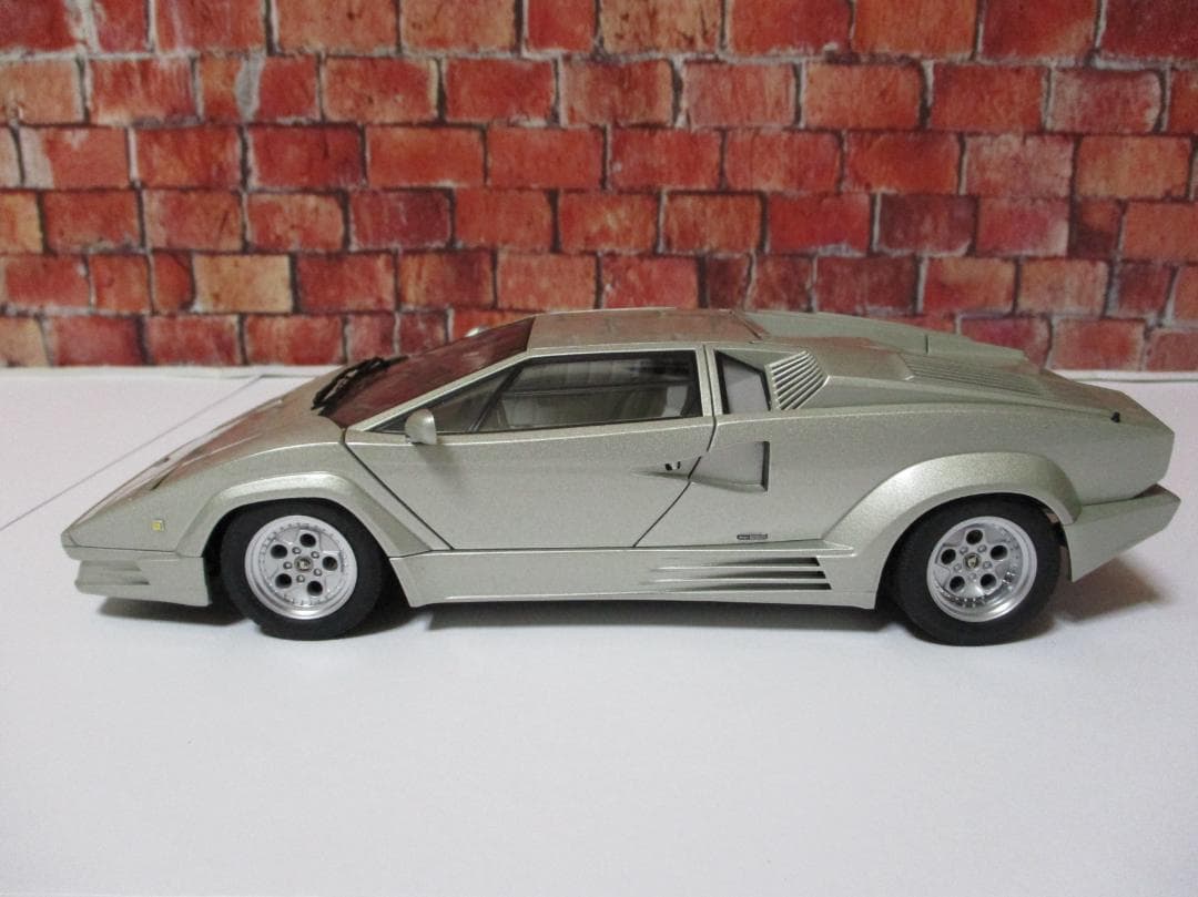 オートアート　1/18 ランボルギーニカウンタック 25th アニバーサリー