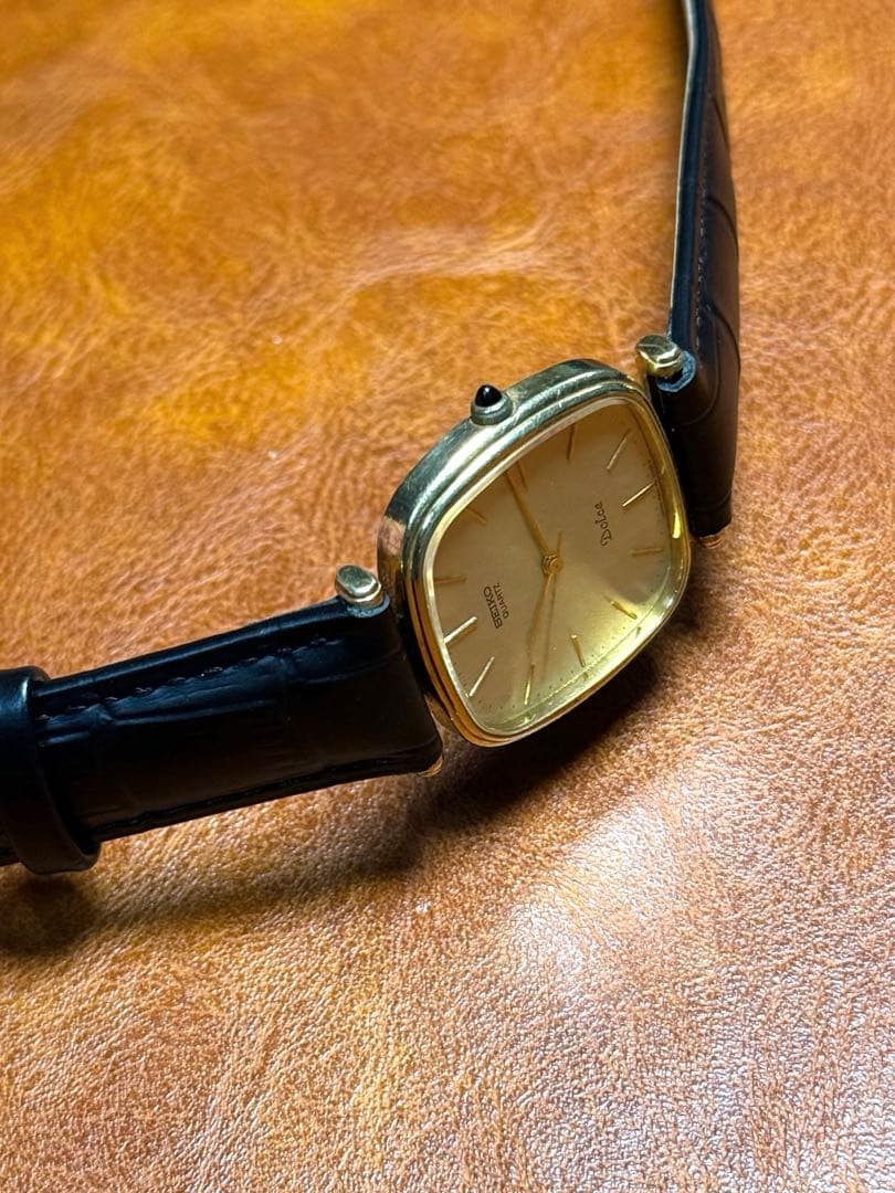 A17 希少 稼動品 SEIKO DOLCE スクエア型　80年代