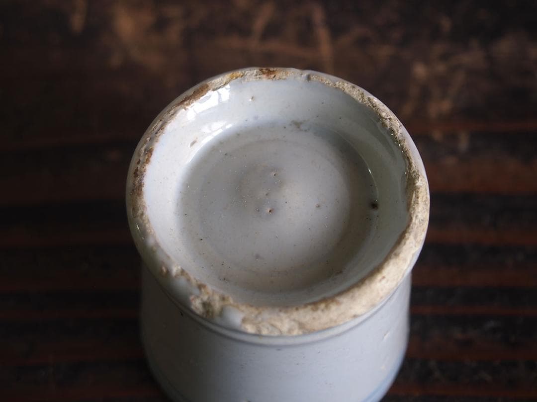 白に青いラインの小さなカップ マニセス 陶器 スペイン古陶/K282