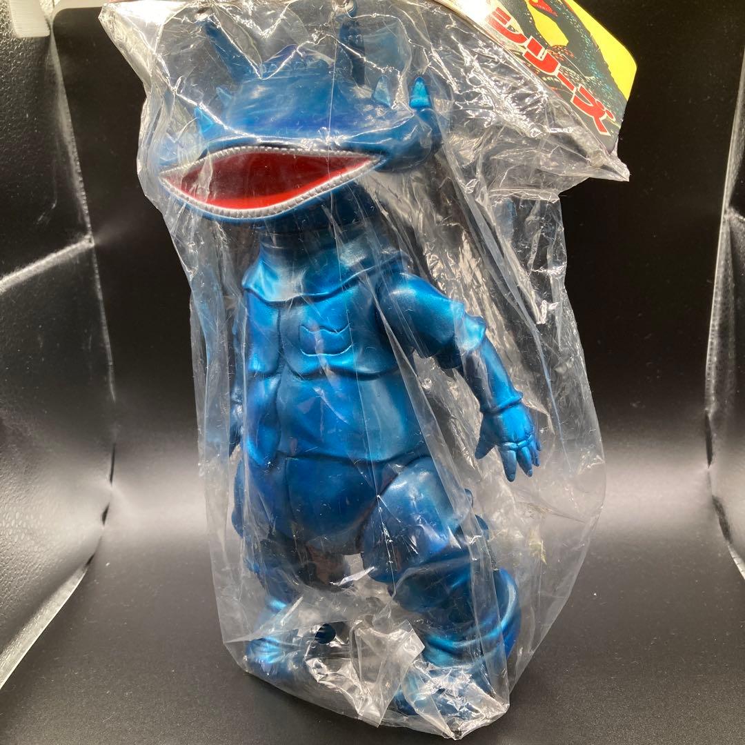 最終価格♡新品　未開封♡ブルマァク怪獣シリーズ 青いカネゴン　約23㎝
