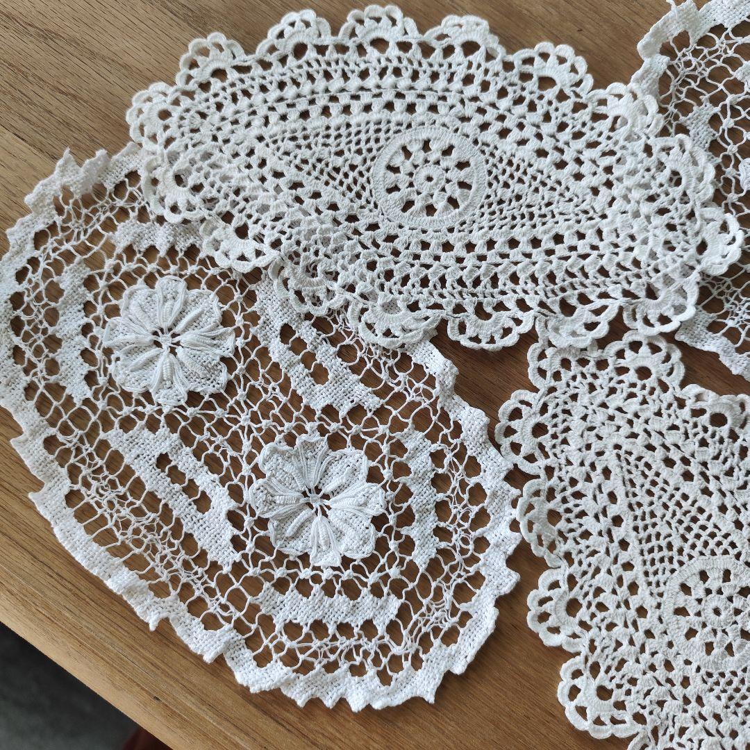 アンティークフランス 天使のフィレレース アイレット草花刺繍タッセル