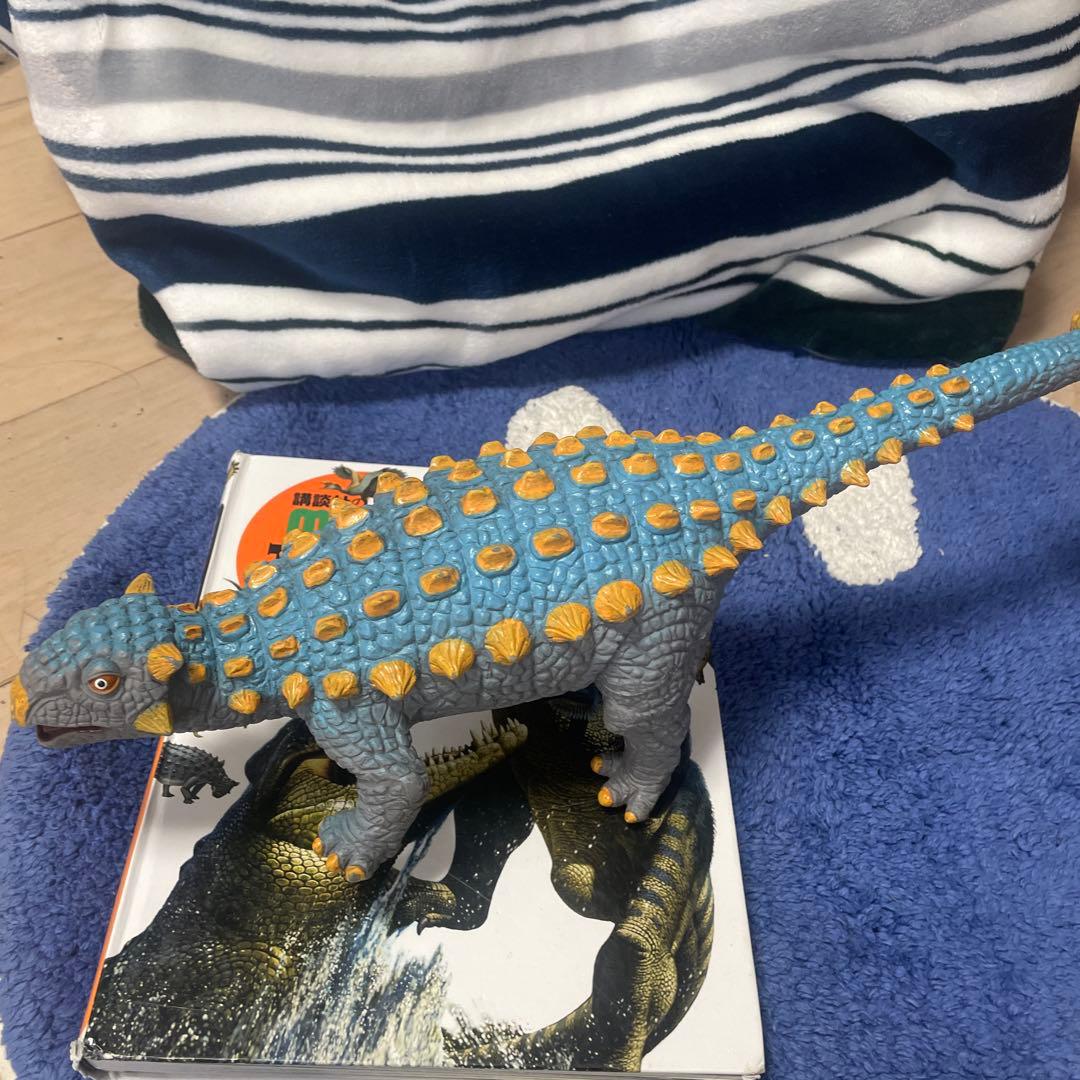恐竜フィギュア6体セットとモササウルスと図鑑 - メルカリ