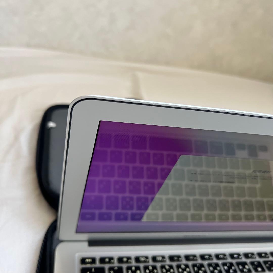 MacBook Air13インチ/最新OS Monterey/充電器・ケース付き Amazon.co