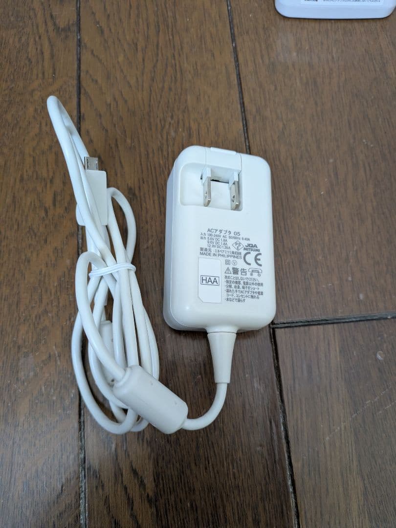 docomoらくらくホン F-01M 携帯電話 ACアダプタ 卓上ホルダー付き