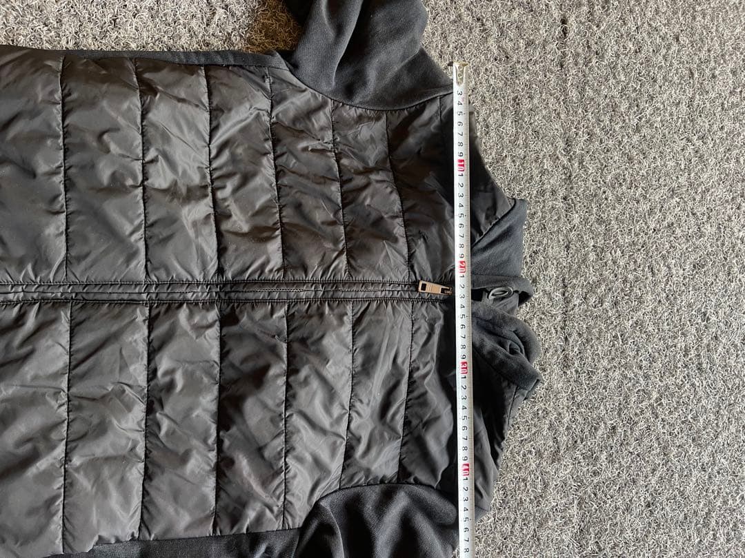 PRADA フード付きブラックジャケット