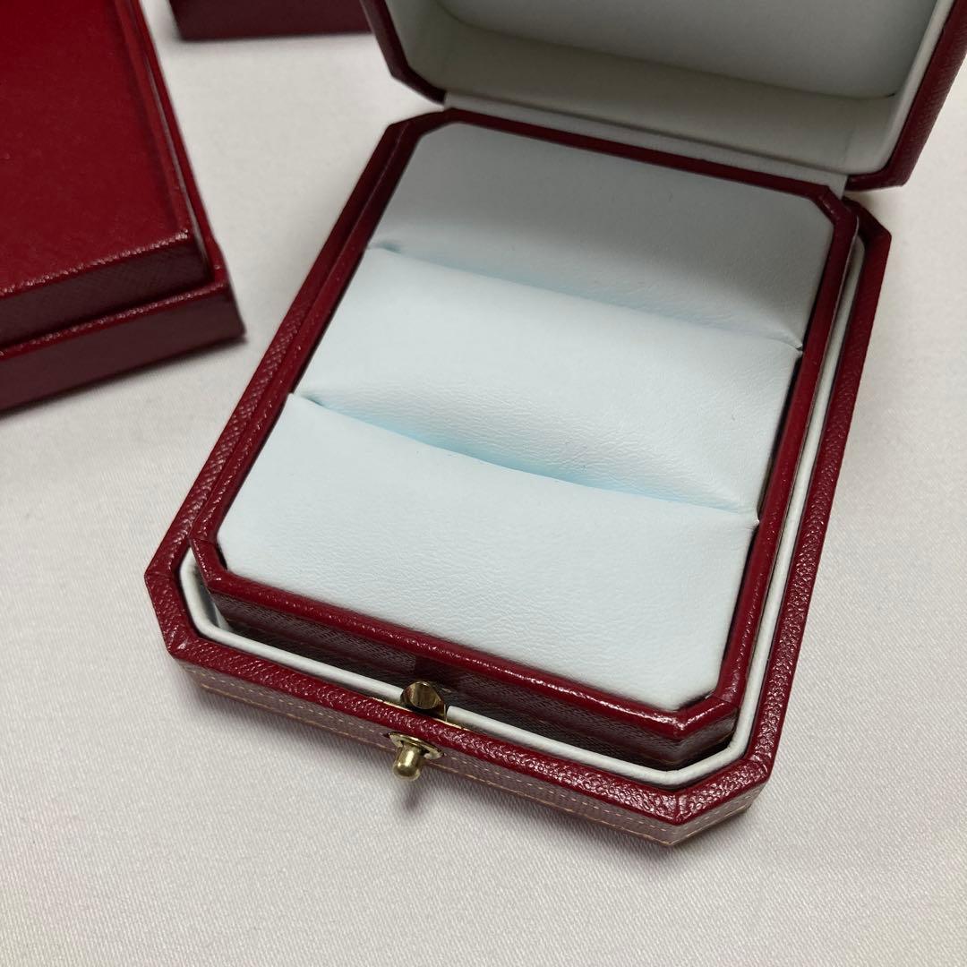 美品 カルティエ ペアリングケース 結婚指輪入れ 白 レザー調 空箱