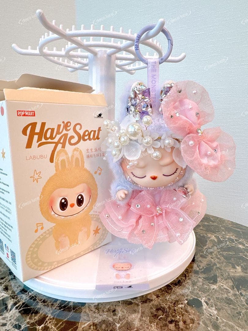 スワロフスキー ラブブ デコレーション シート Have a Seat ZIZI