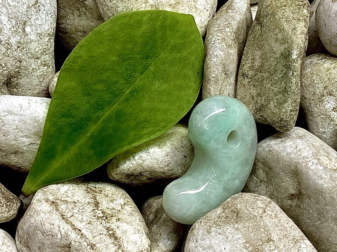 ✳極上紋様‼️ 希少玉‼️糸魚川翡翠勾玉 お身近に開運*吉祥