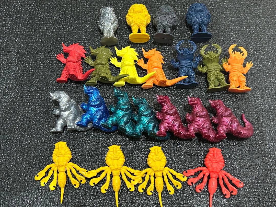 ウルトラマン 怪獣 消しゴム セット - メルカリ