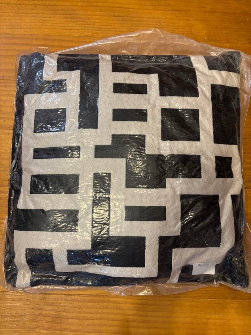 未開封 布袋寅泰 クッション 布袋寅泰 クッション 美品 ライブ グッズ