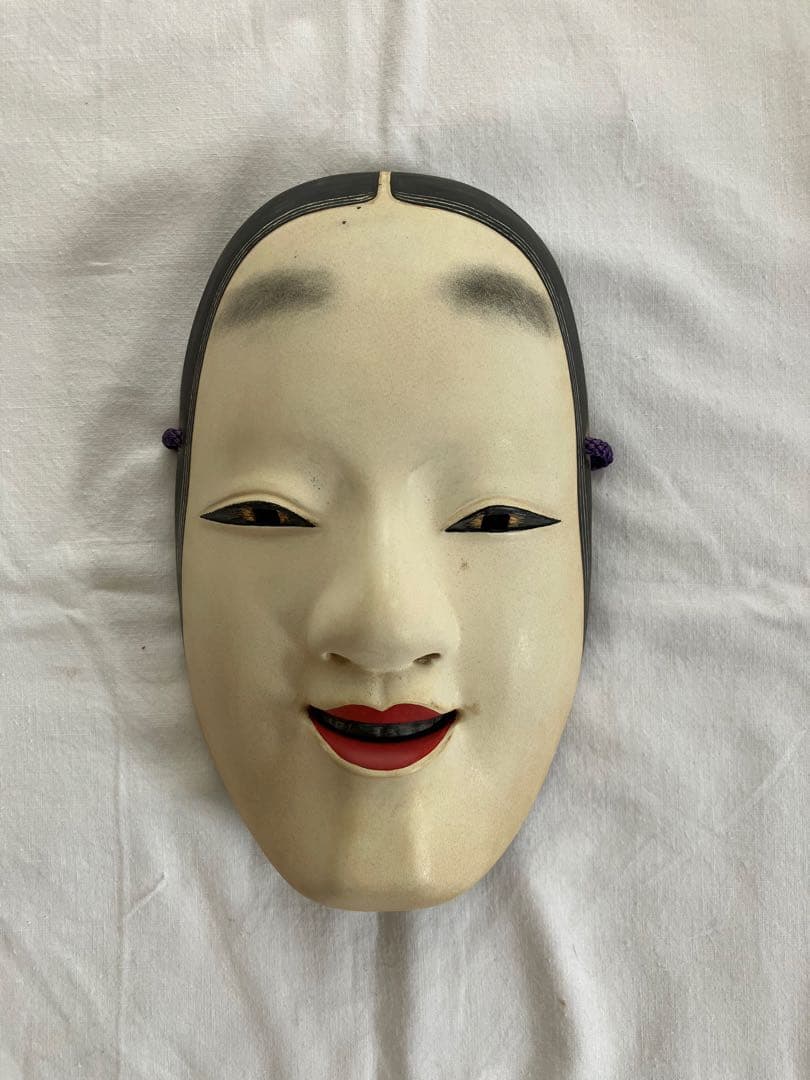 能面 微笑みの木製小面