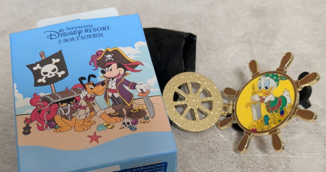 上海ディズニーランドグッズ新品ピンバッジ海賊ルーイ カリブの海賊