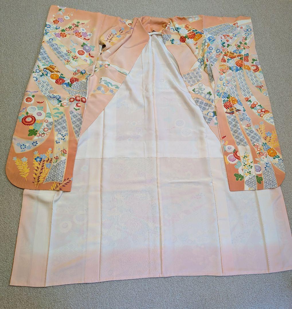 古典柄の正絹振袖 着物リメイク 3枚セットです