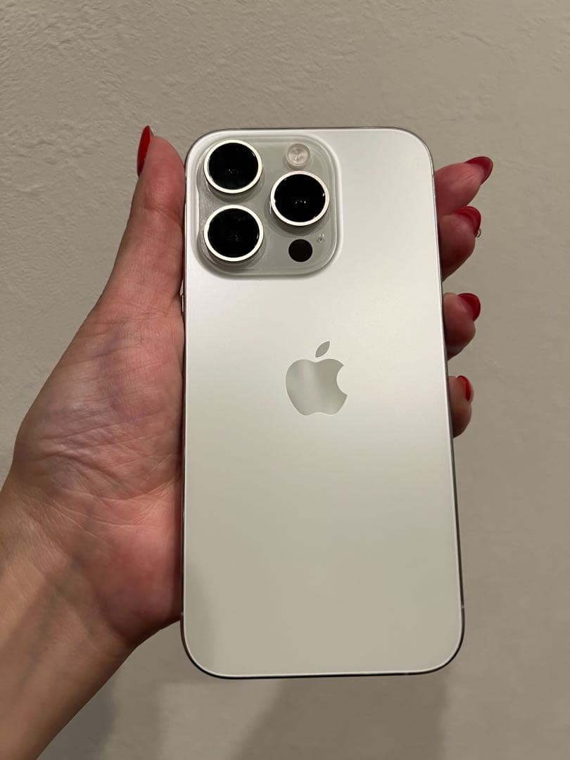 Apple iPhone 15Pro ホワイト本体SIMフリー2024年4月〜