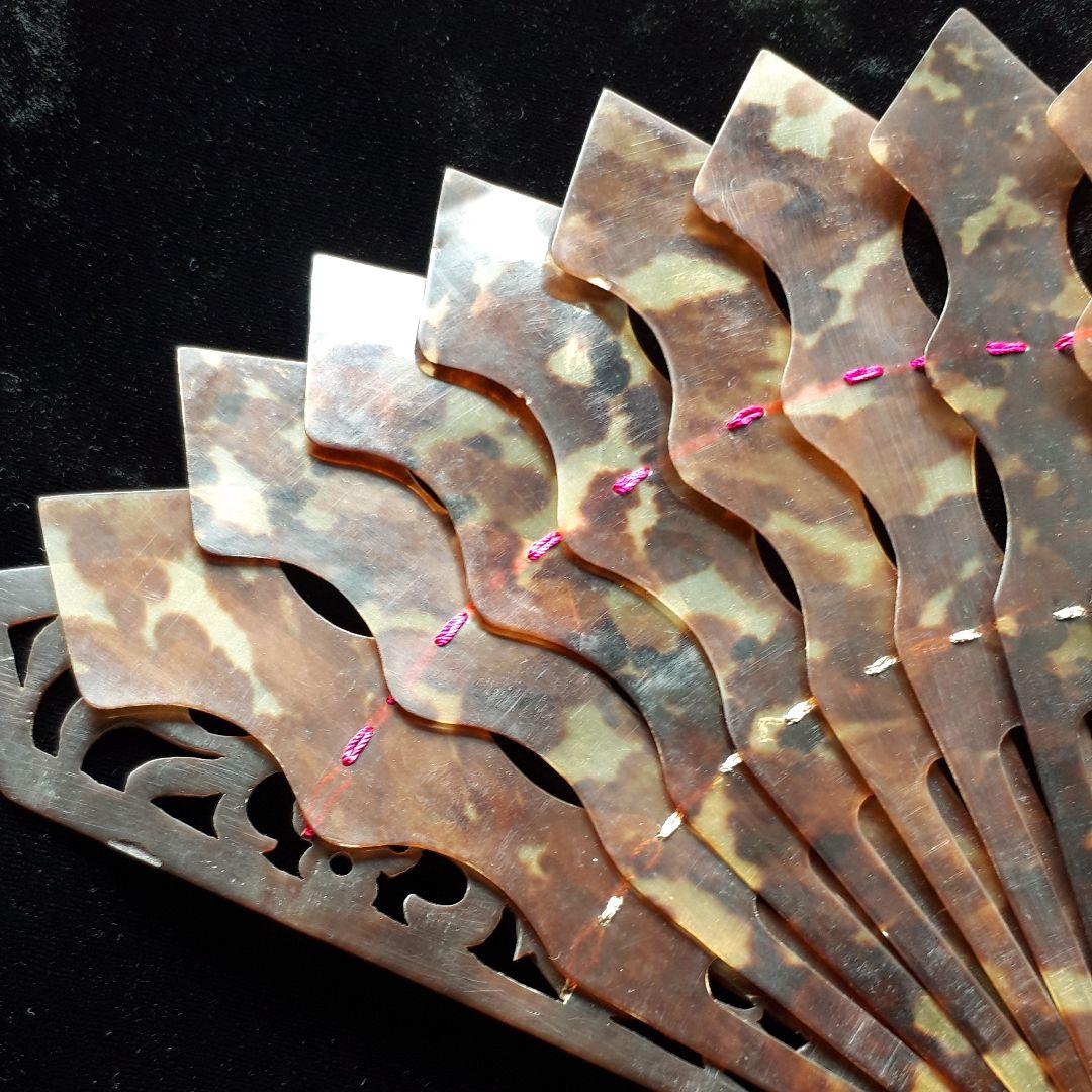 本鼈甲 アンティーク扇子 透かし細工