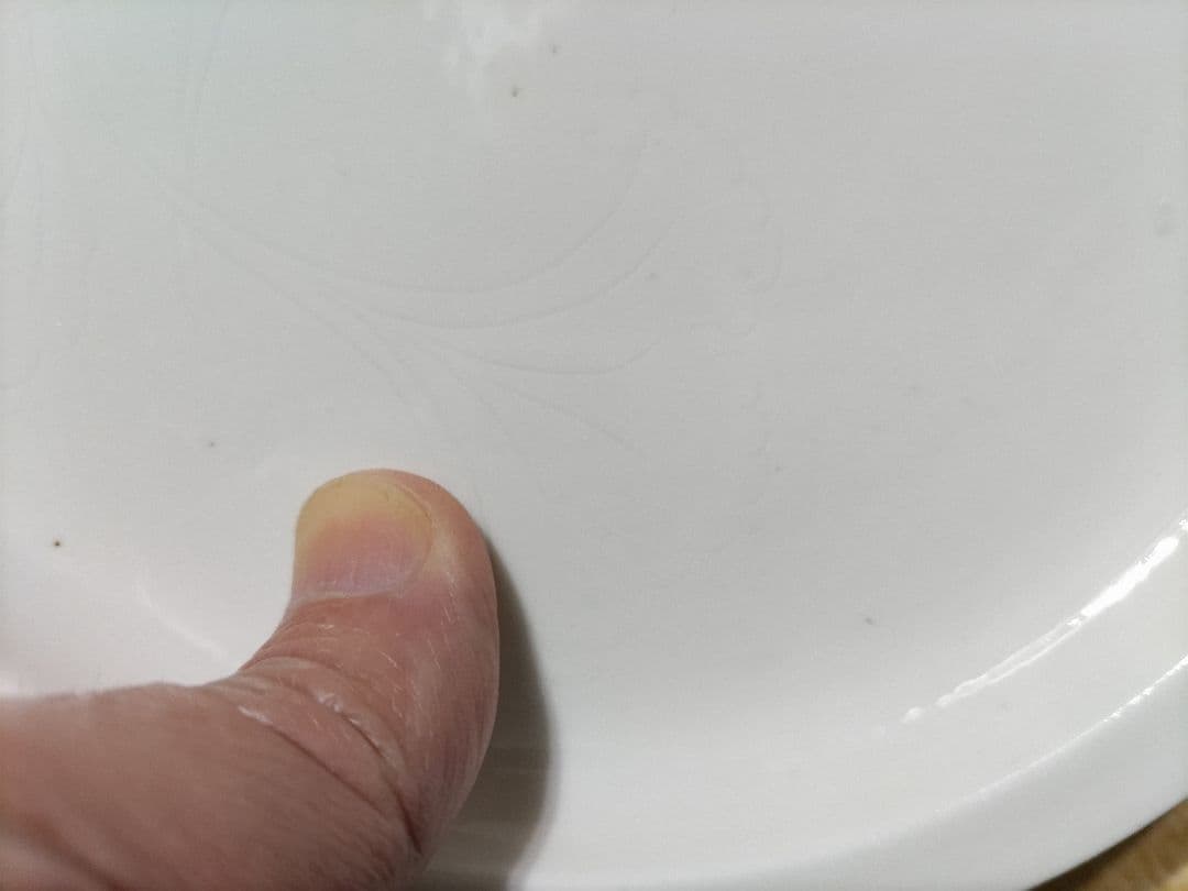 柿右衛門白磁 皿（17.6㎝）陰刻・銀杏 九谷白磁・古伊万里