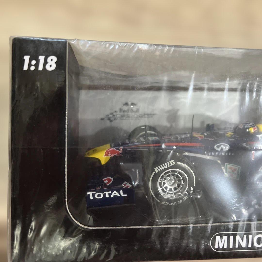 未開封　MINICHAMPS レッドブル RB6 ベッテル 1:18 ミニカー