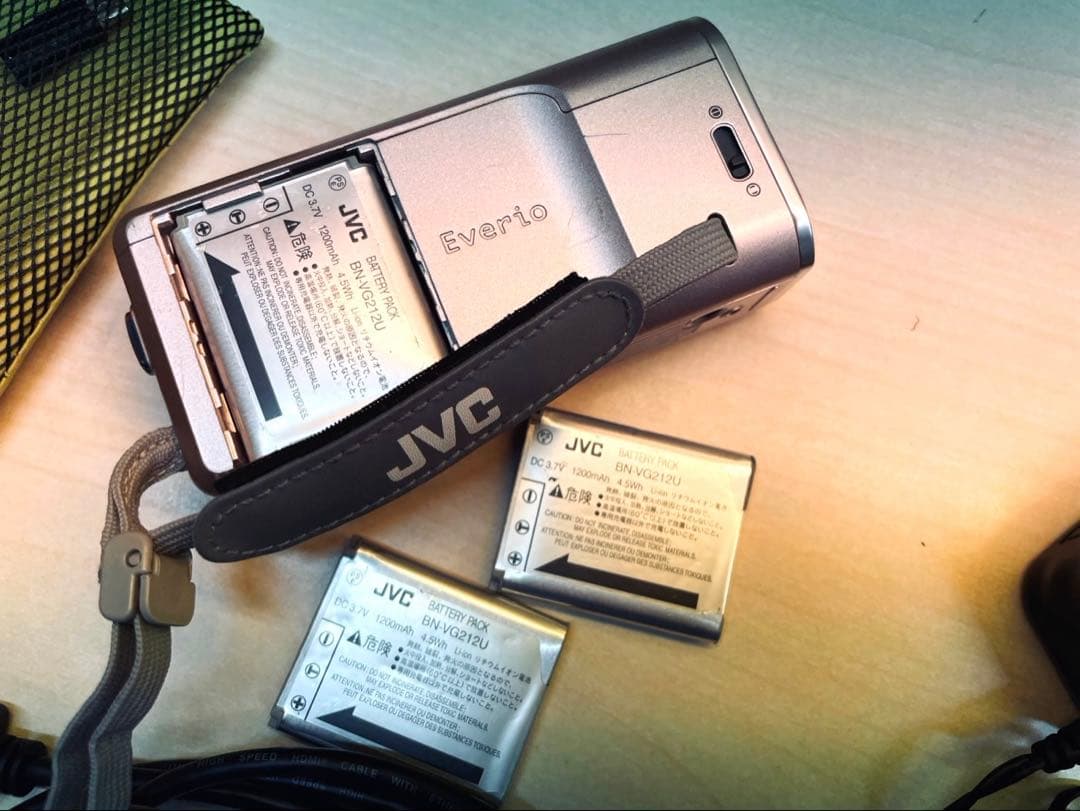 動作品 JVC Everio GZ-V570 フルハイビジョン 32GB内蔵