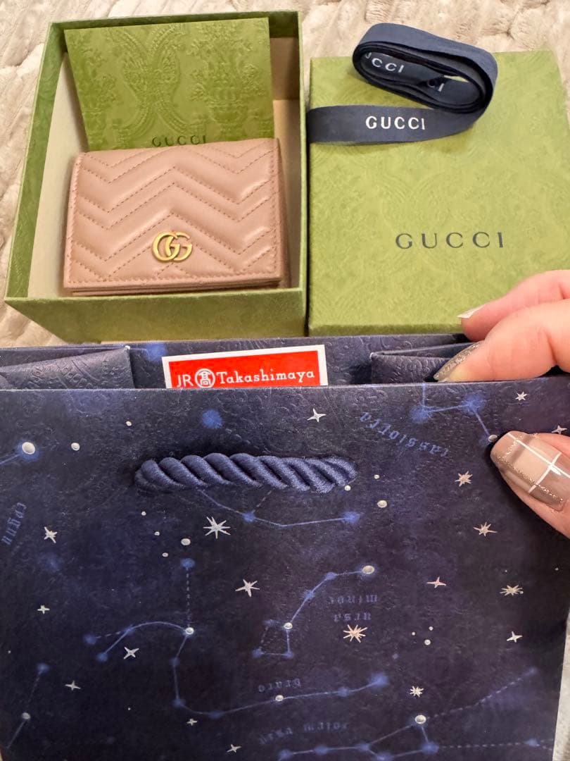 【極美品】GUCCI ベージュ 二つ折り財布