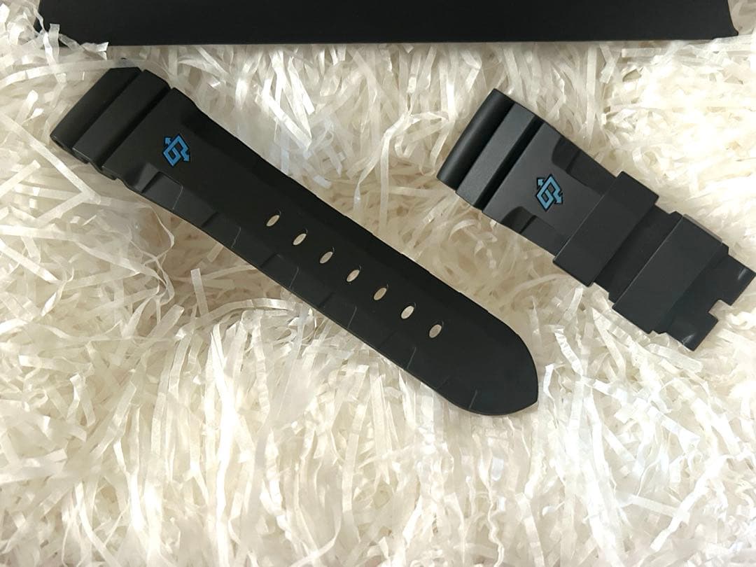 パネライ　ラバーベルト　新品未使用　正規品　さらに値下げ！早い者勝ち！