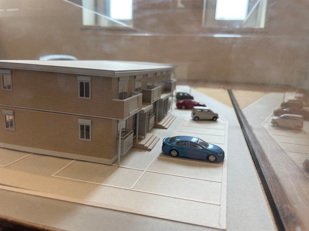 建築模型 1/100 スケール　ケース付き　アパート