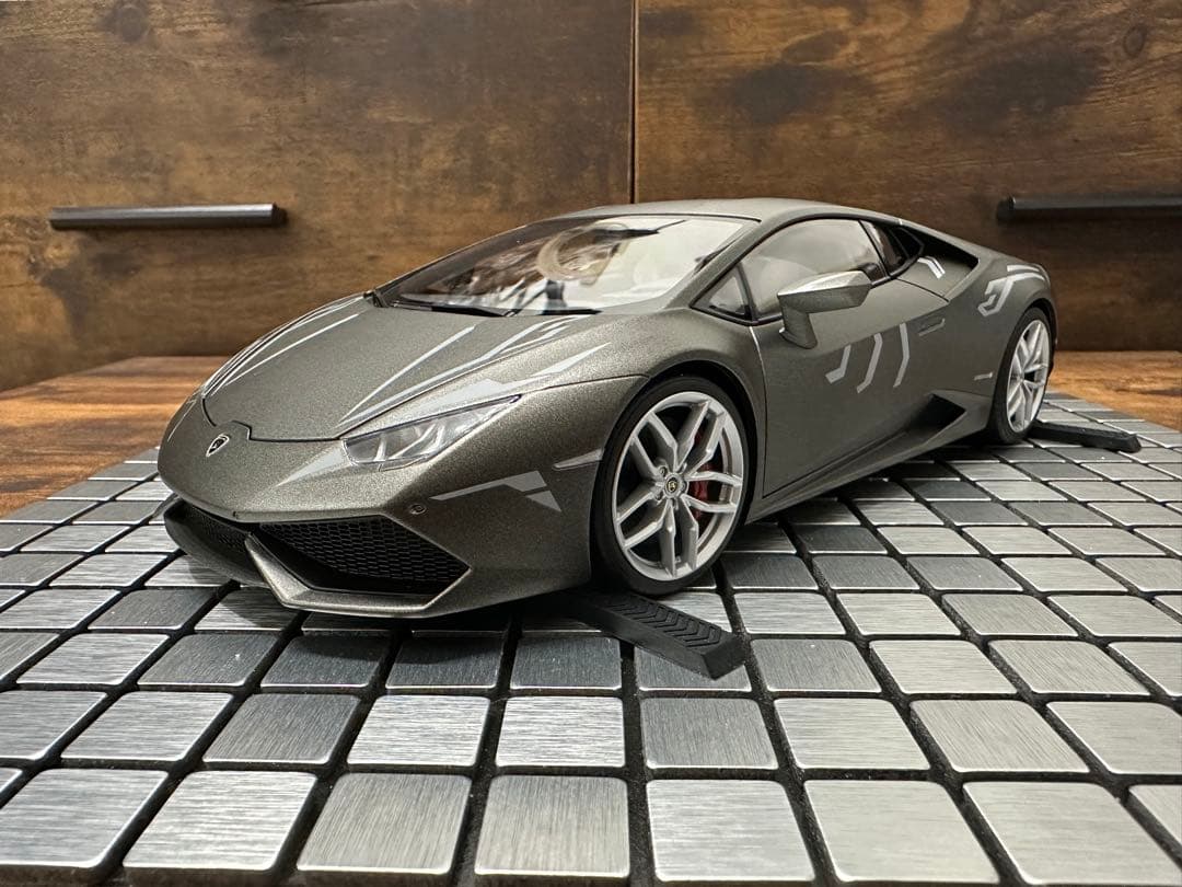 【カスタム】オートアート 1/ 18 ランボルギーニ ウラカン マットグレー