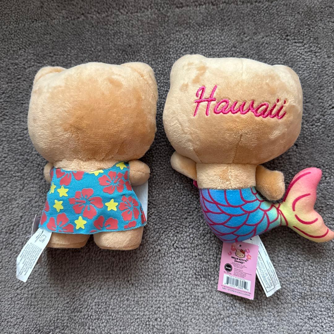 ハワイ限定 日焼けキティ 人魚 マーメイドと車のナンバープレートを持つキティ