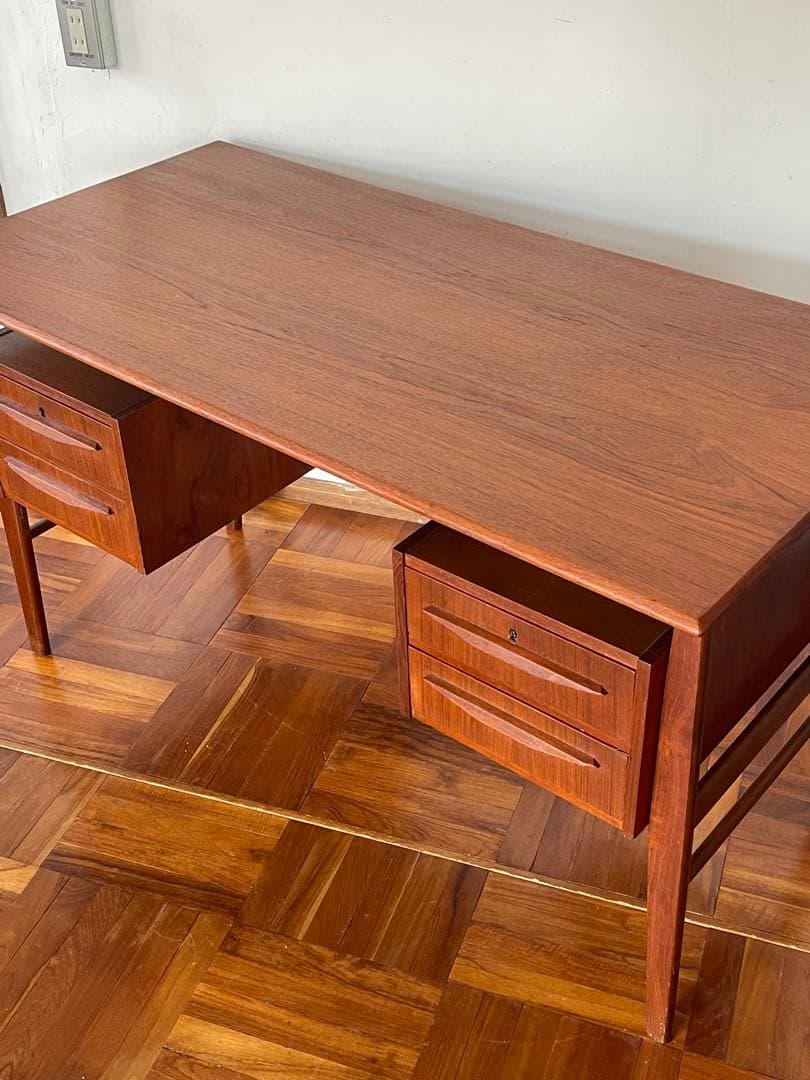 北欧 デンマーク ヴィンテージ チーク オイルフィニッシュ 両袖 デスク