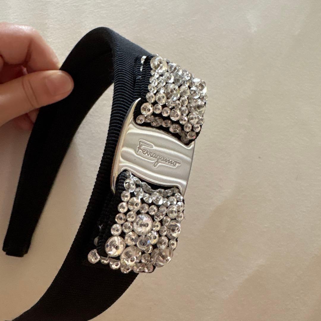 1*様 Ferragamo カチューシャ