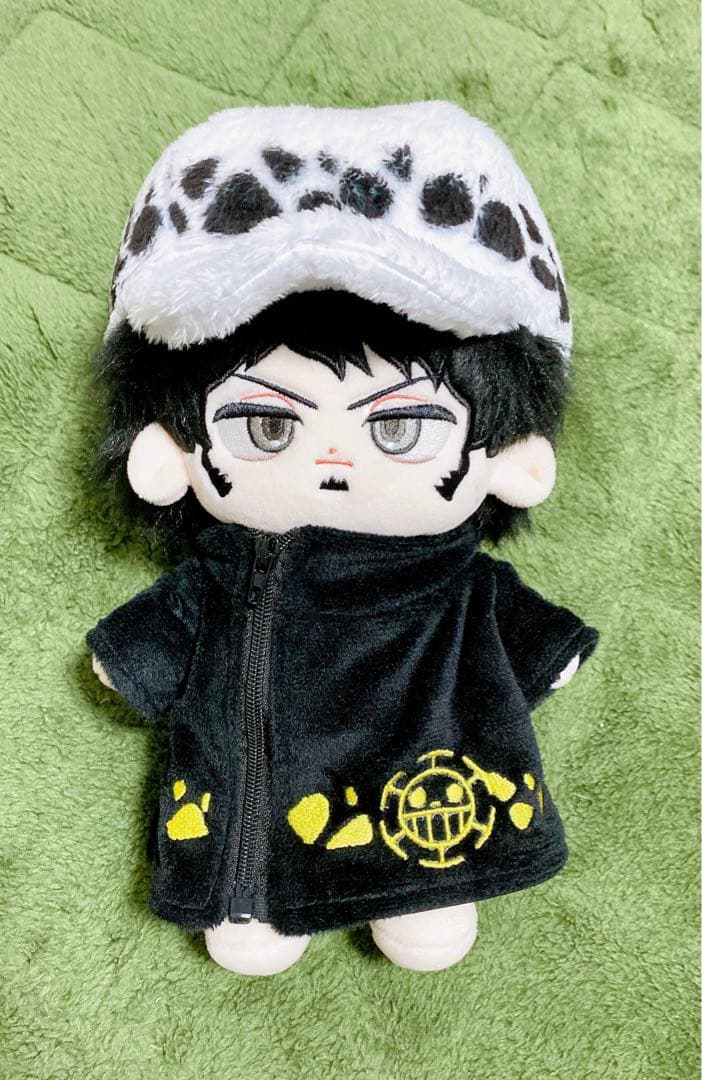 ONE PIECE トラファルガーロー ぬいぐるみ - メルカリ