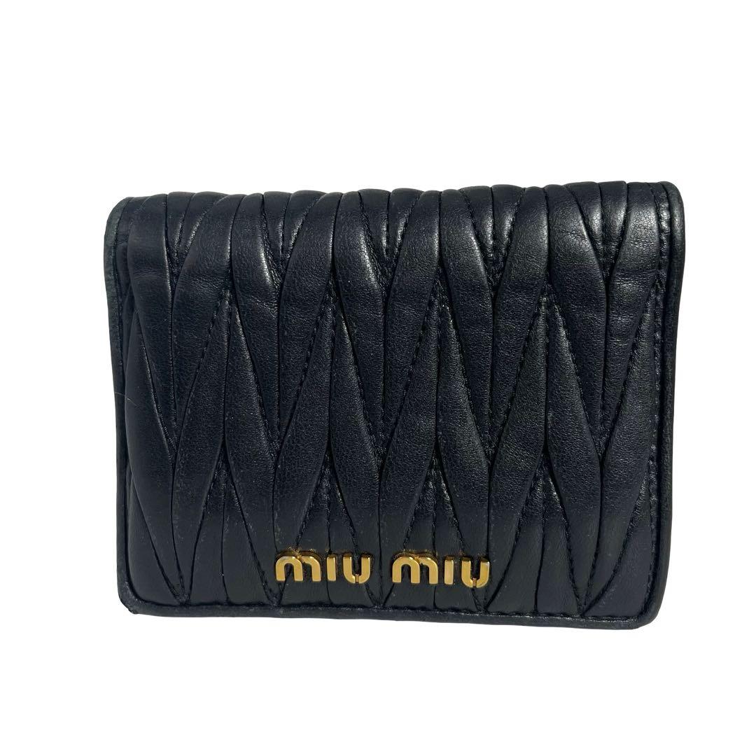 希少✨ミュウミュウ 二つ折り財布 マテラッセ ロゴ金具 レザー ブラック