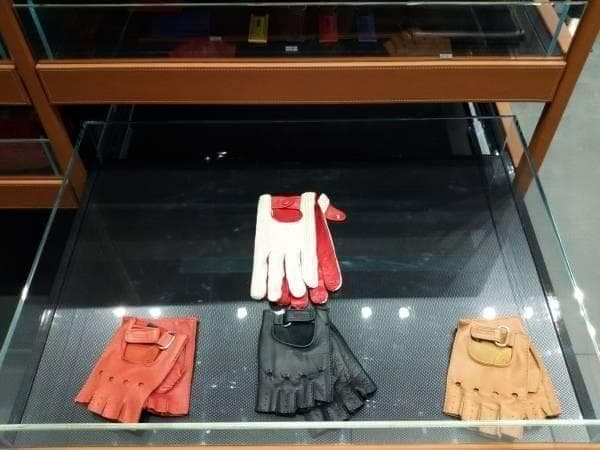 メローラ ディア紺メッシュ ドライビンググローブ フェラーリ別注元