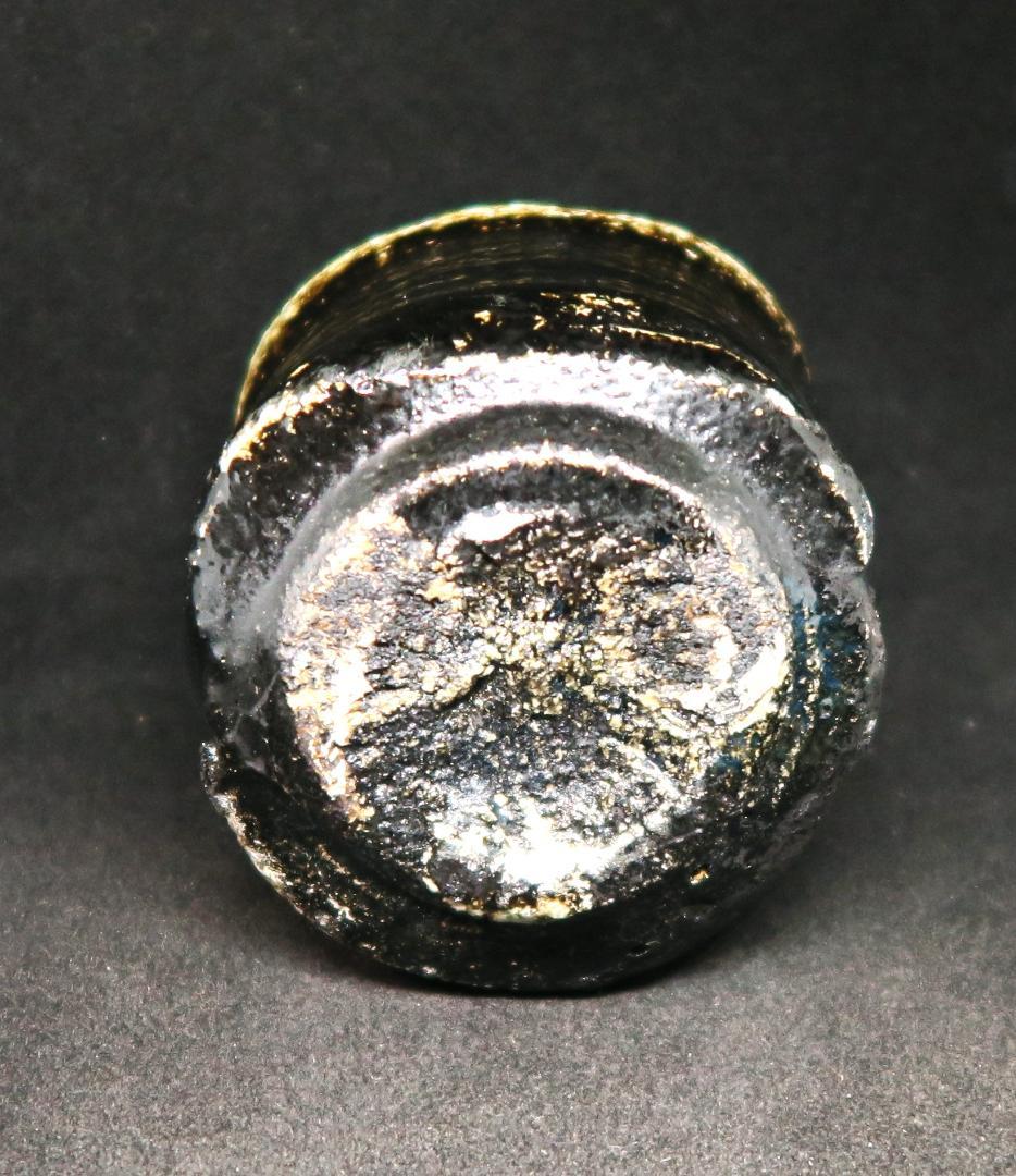 ぐい吞み（酒杯・お猪口）作家物　青木克之作　引き手　信楽穴窯