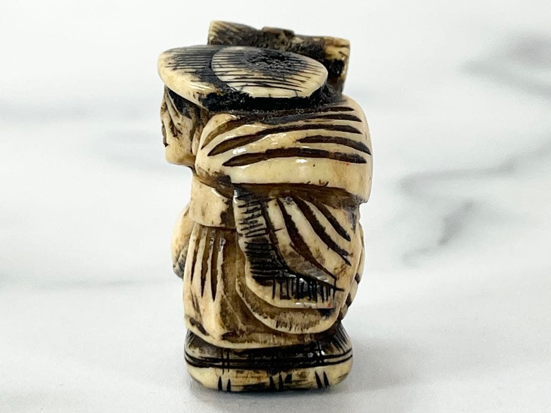 古道具】大黒天 根付 細密彫刻 19g