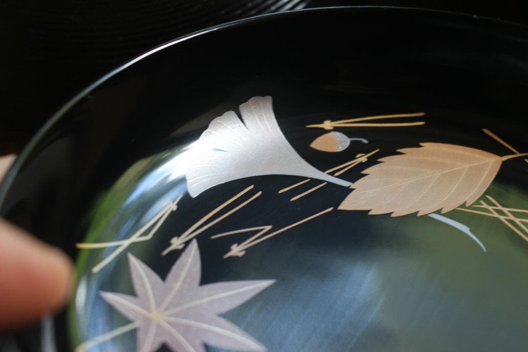 デッドストック！極上糸目黒漆に風情ある吹寄せ蒔絵の映える大椀2点（検輪島塗雑煮椀