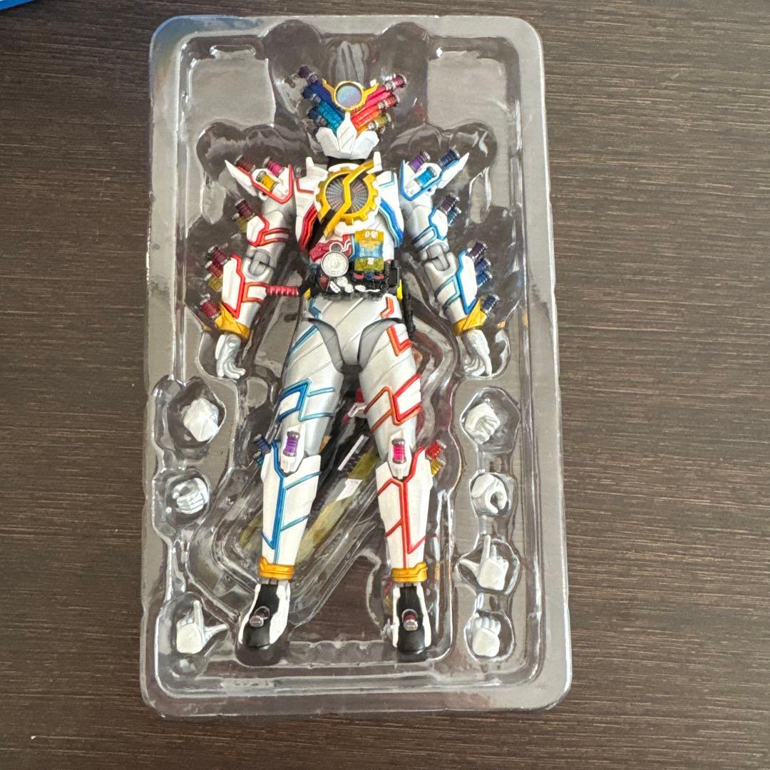 s.h.フィギュアーツ仮面ライダービルド　ジーニアスフォーム