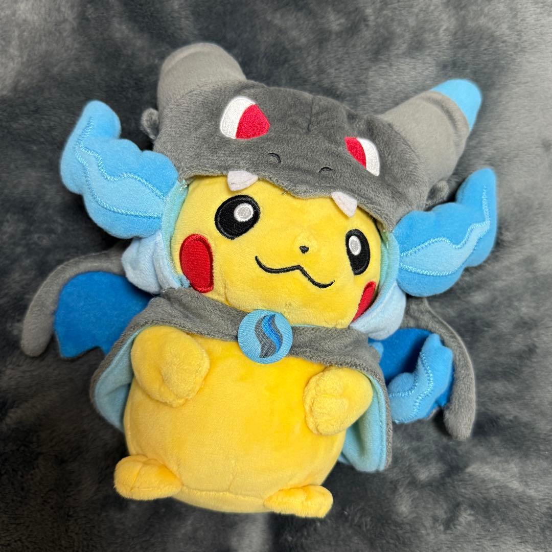 ポケモンセンター限定 メガリザードンX ポンチョを着たピカチュウ