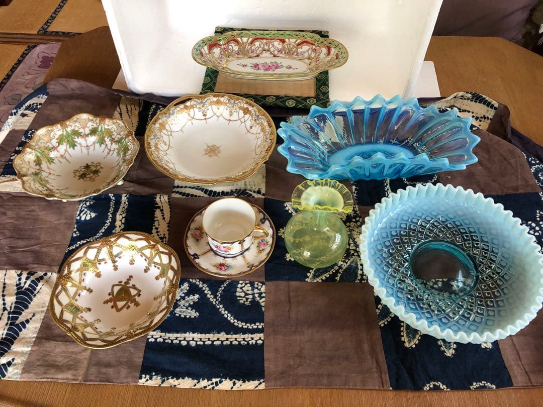 セール‼️断捨離逸品 縁波形フリル ブルーオパールセントボウル