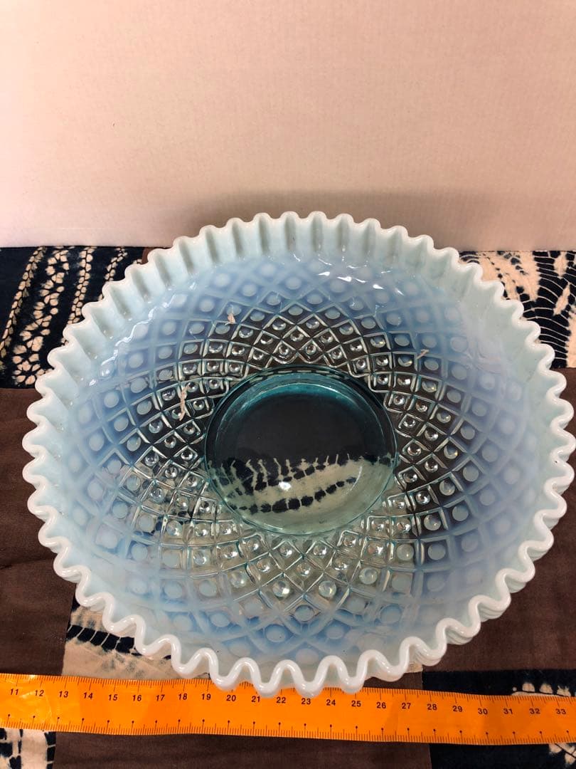 セール‼️断捨離逸品 縁波形フリル ブルーオパールセントボウル