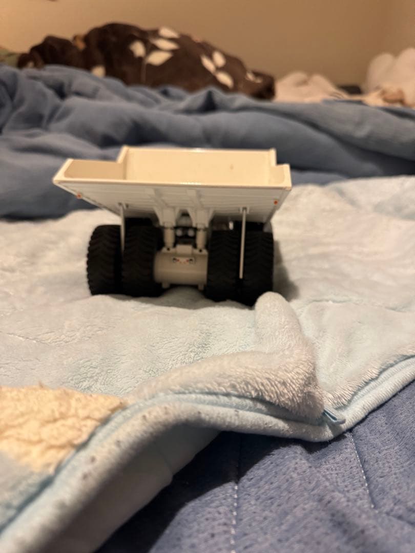 LIEBHERR 1/50 マイニングダンプ