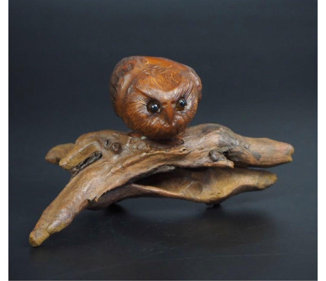 送料無料コレクター放出品天然素材フクロウ置物 神代木にフクロウ箱付骨董